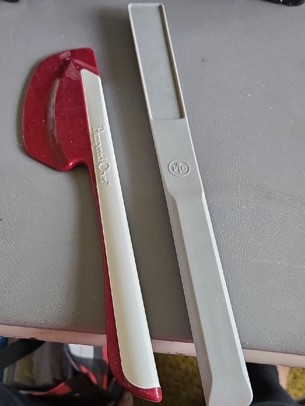 Pampered Chef Red and Light Gray Silicone Spatula Pair